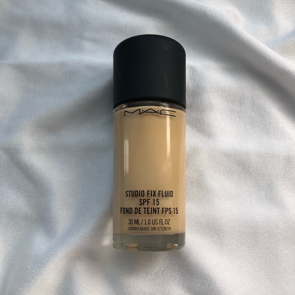 MAC COSMETICS studio fix fluid spf 15 foundation